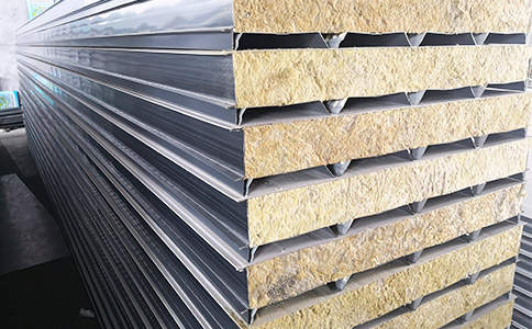 彩鋼巖棉夾芯板建筑應用優(yōu)點多！