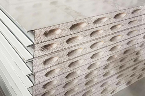 凈化板和彩鋼板有哪些區(qū)別呢？我們一起來(lái)了解一下