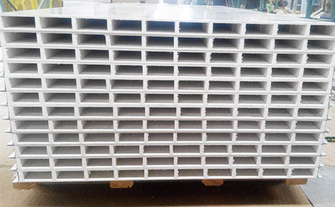 凈化板、巖棉夾芯板、潔凈板、機(jī)制凈化板：建筑材料行業(yè)的四大趨勢(shì)與未來發(fā)展